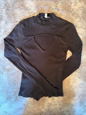 Express Black Ribbed Long-Sleeve Crewneck Sweater with Front Cutout